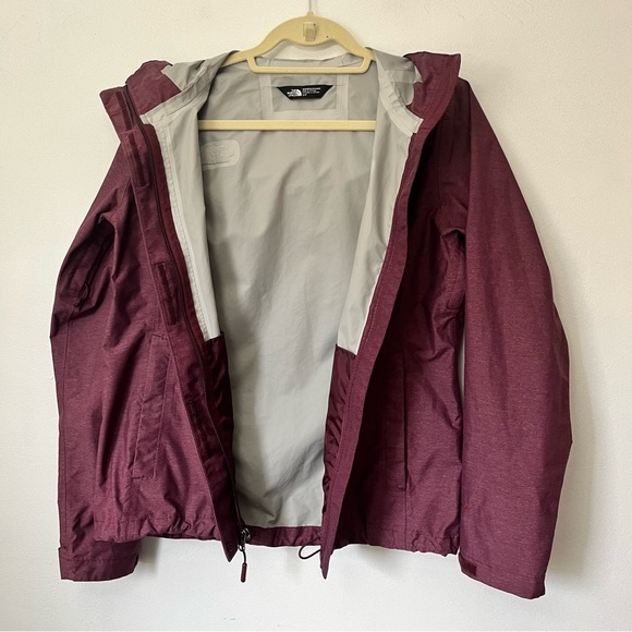 The North Face DryVent Rain Shell women’s size small waterproof wind proof - Picture 3 of 11